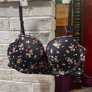 Worn once VS one size 36D very sexy bra